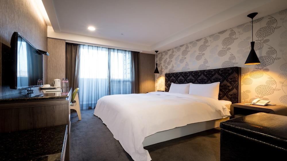 Zaw Jung Business Hotel Taichung Exterior photo