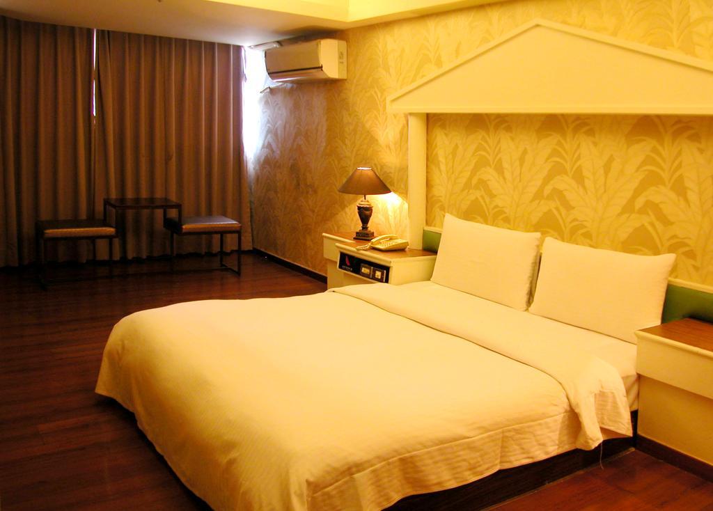 Zaw Jung Business Hotel Taichung Exterior photo
