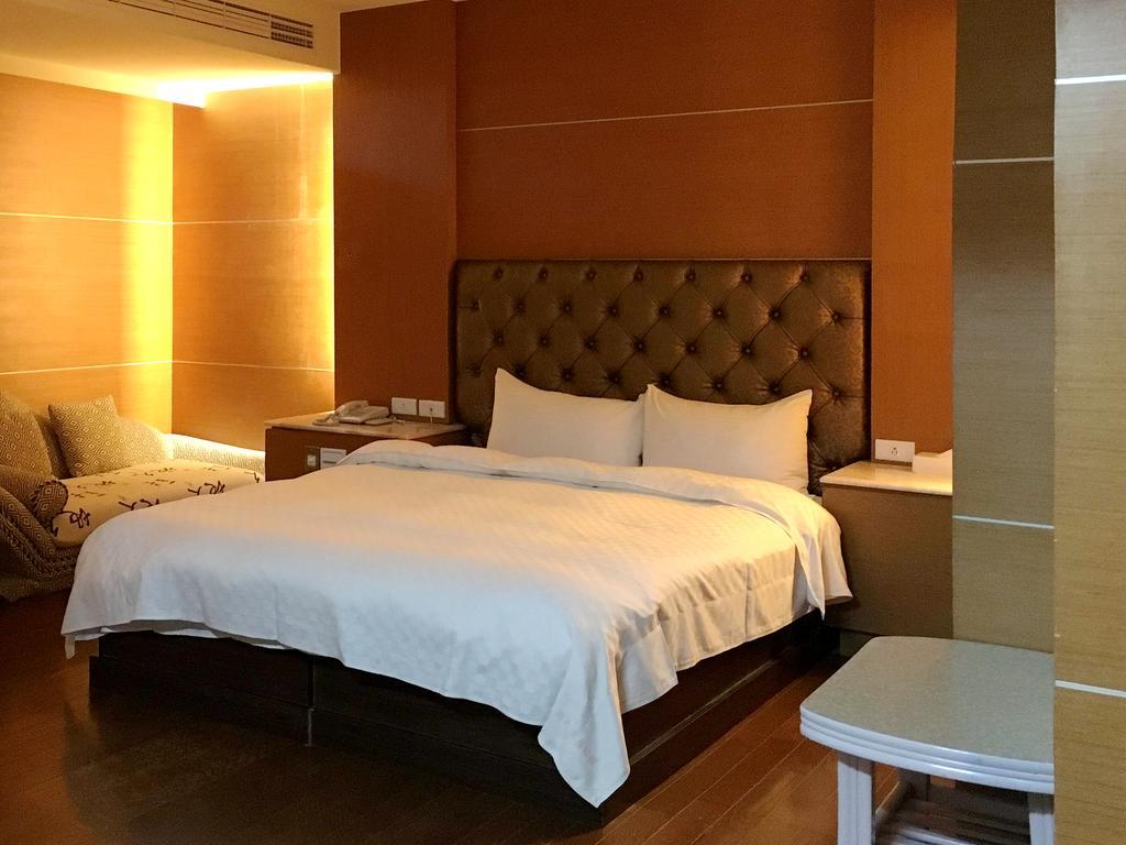 Zaw Jung Business Hotel Taichung Exterior photo