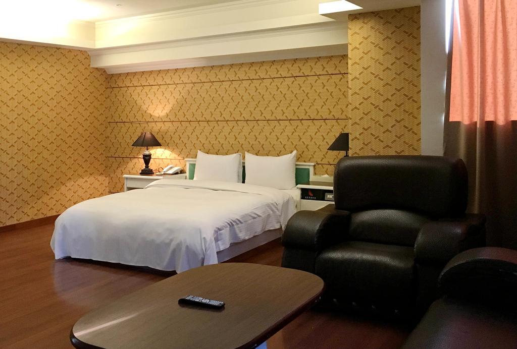 Zaw Jung Business Hotel Taichung Exterior photo
