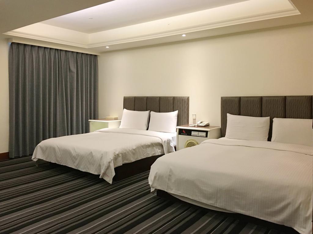Zaw Jung Business Hotel Taichung Exterior photo