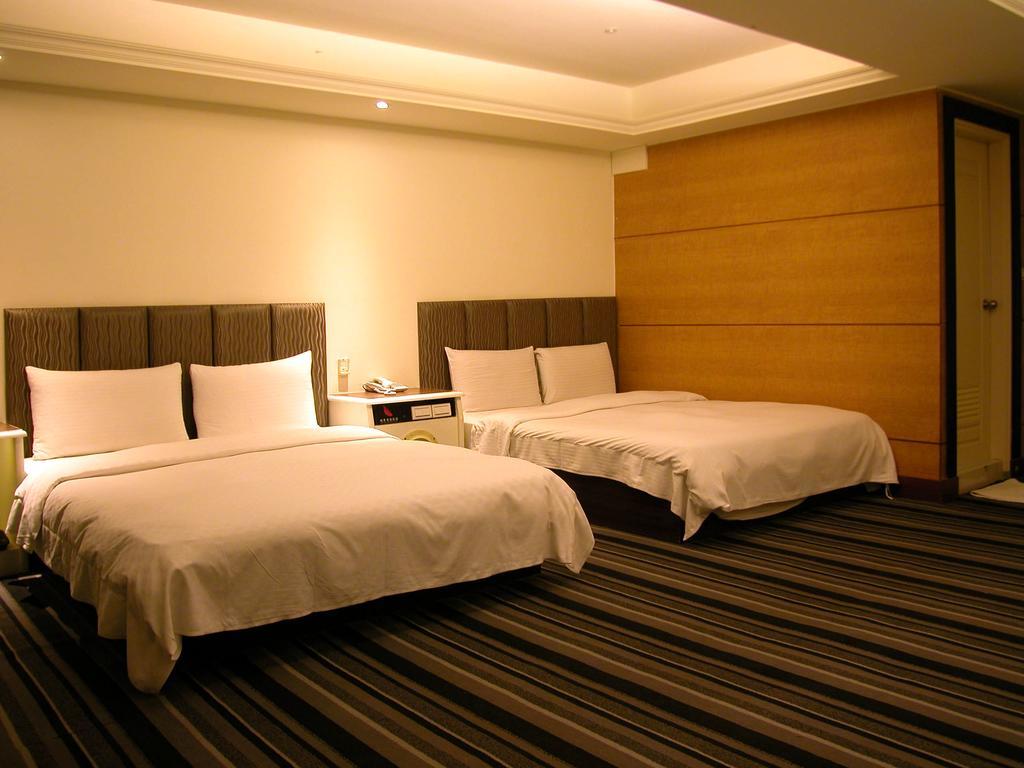 Zaw Jung Business Hotel Taichung Exterior photo