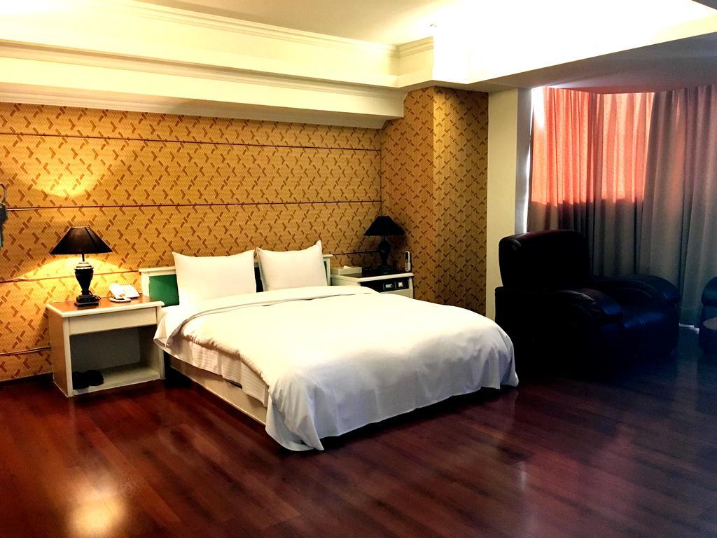 Zaw Jung Business Hotel Taichung Exterior photo