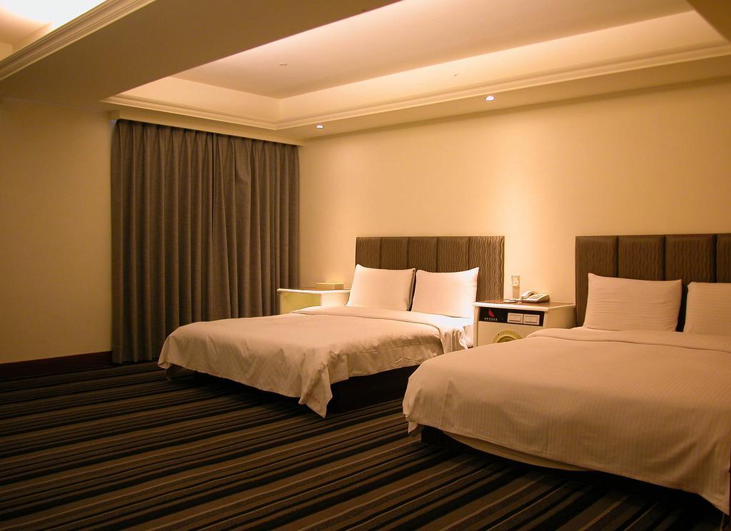 Zaw Jung Business Hotel Taichung Exterior photo