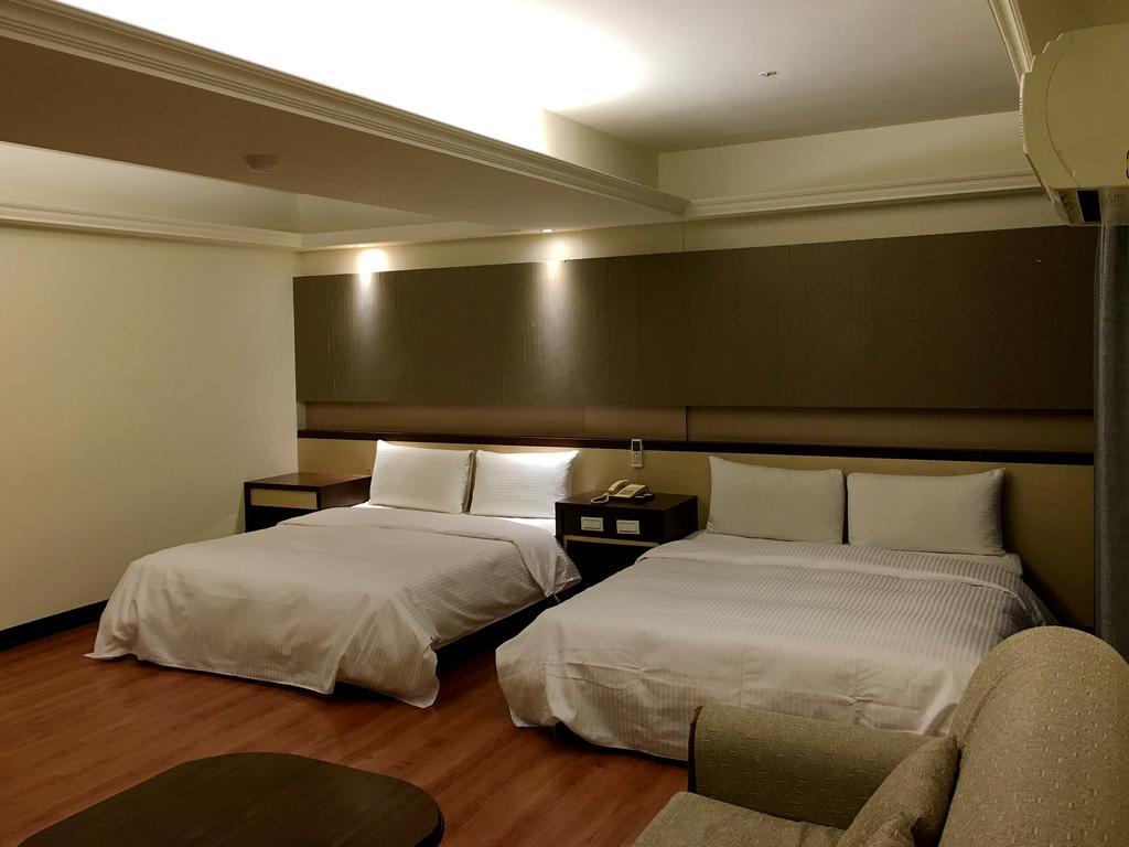 Zaw Jung Business Hotel Taichung Exterior photo
