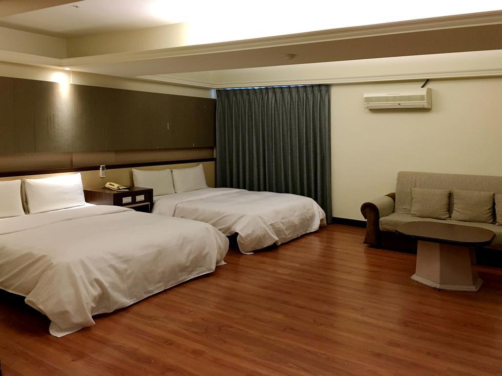 Zaw Jung Business Hotel Taichung Exterior photo