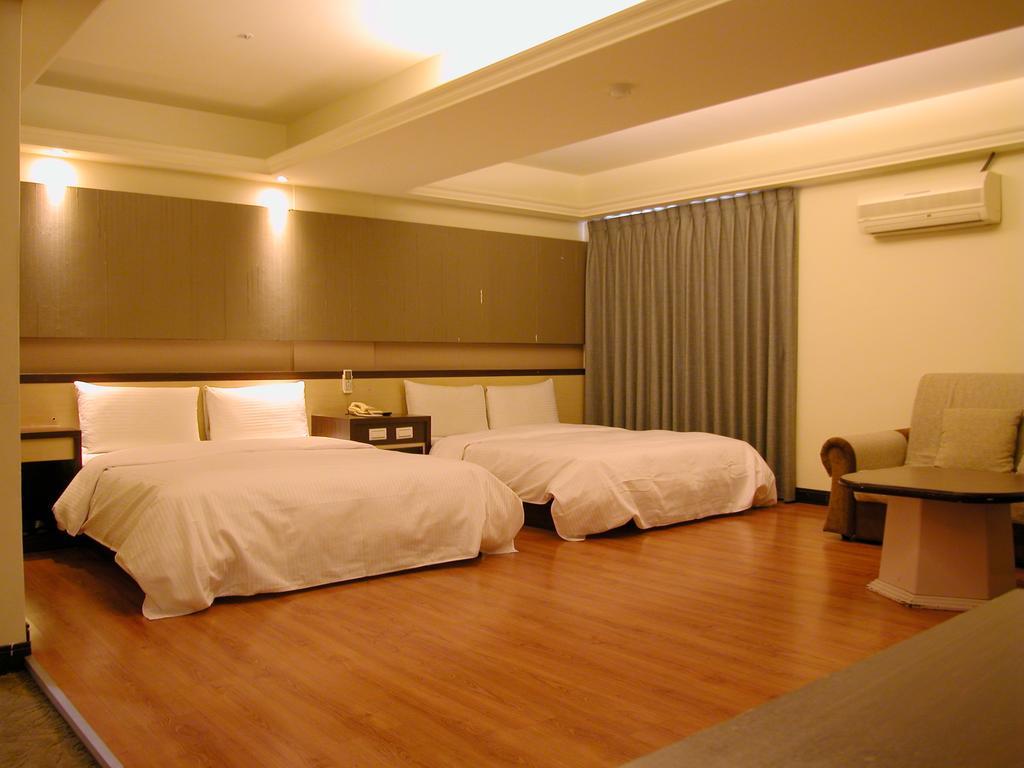Zaw Jung Business Hotel Taichung Exterior photo