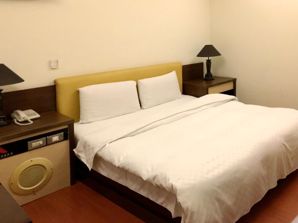 Zaw Jung Business Hotel Taichung Exterior photo